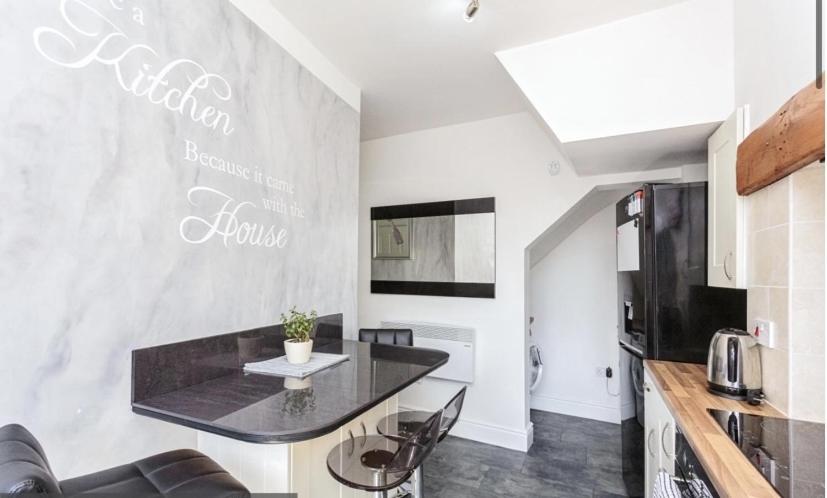 Blackpool Abode - Aurora view 5