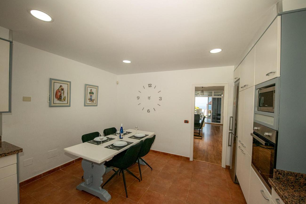Fantastic home with amazing sea views