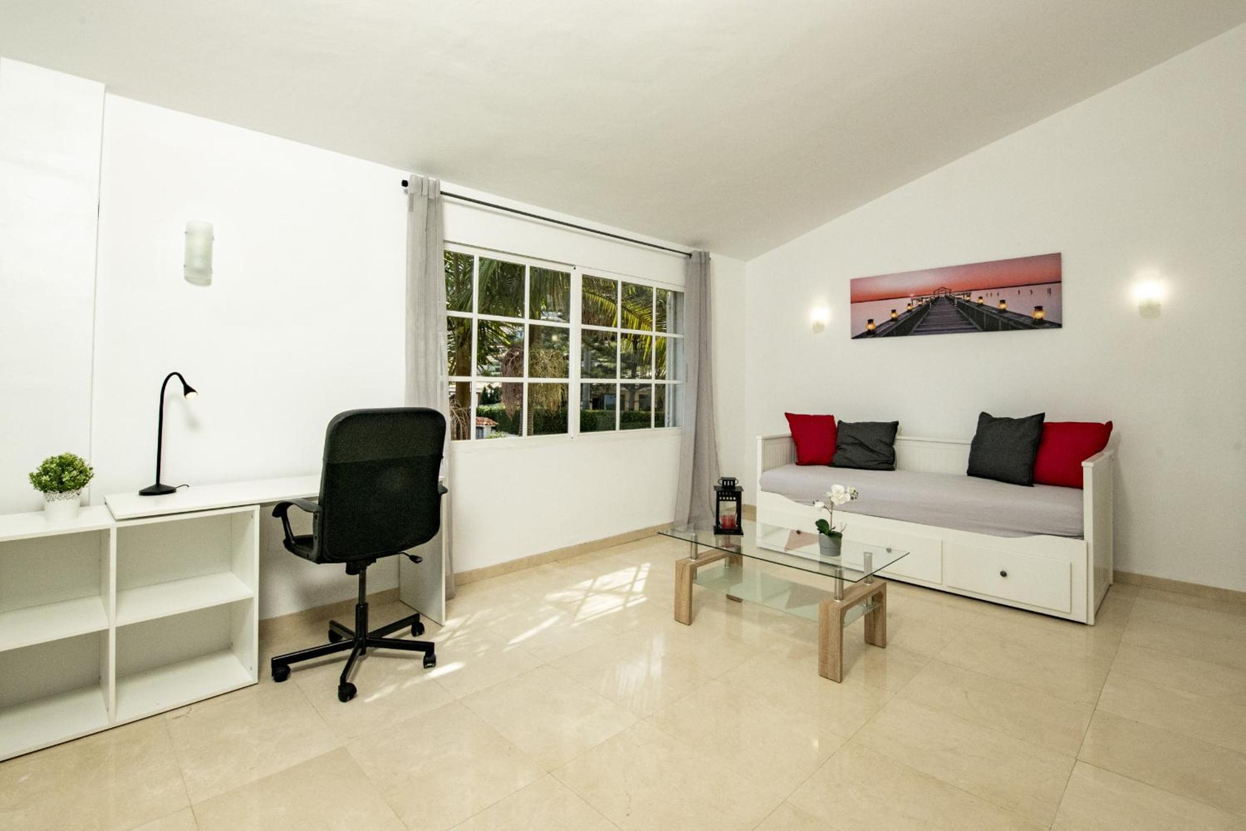 Fantastic home with amazing sea views