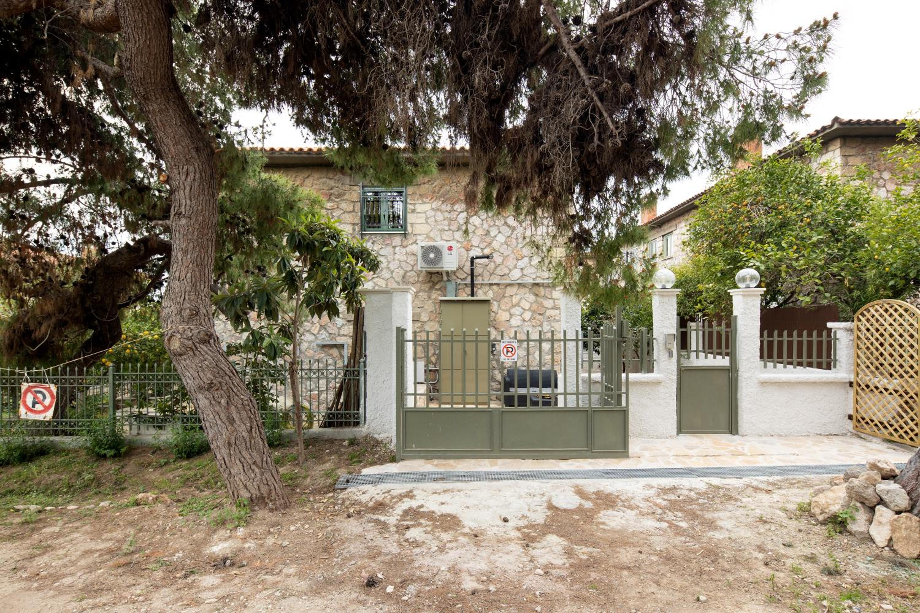 Queen's stone legend, royal living by Acropolis
