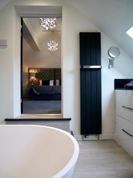 Luxury holiday home sleeps 8-12 W/Hot Tub view 3