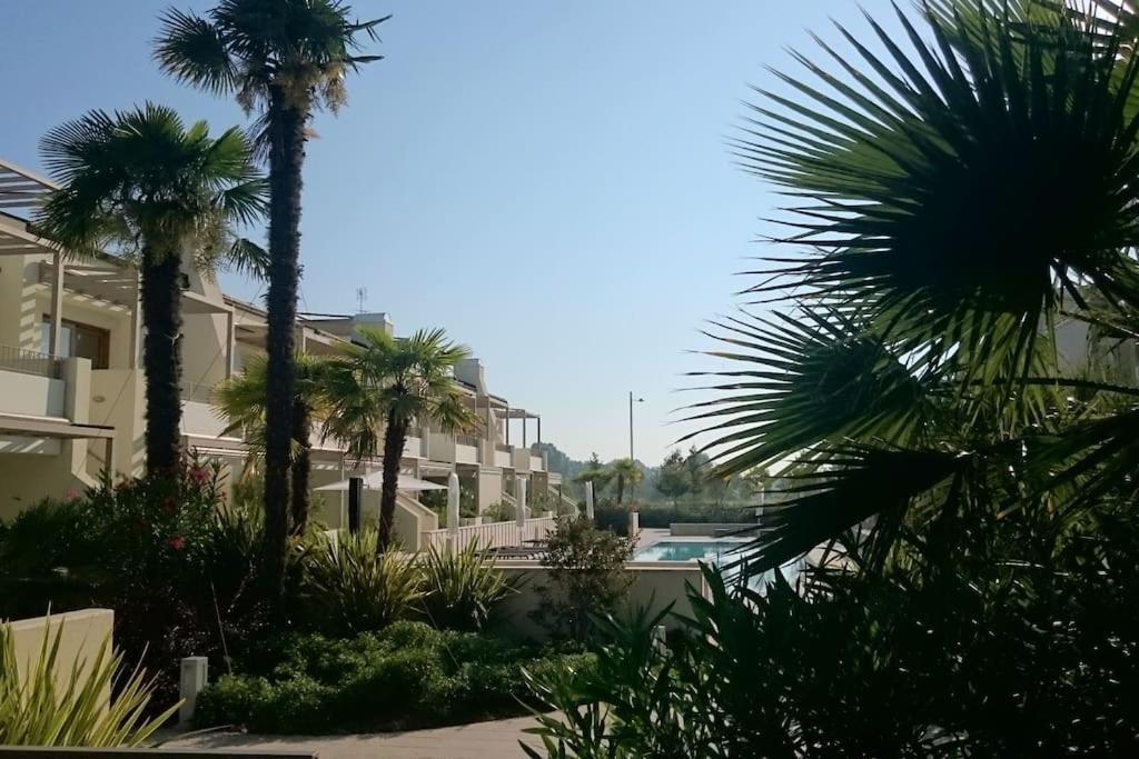 Hotel Residence Jesolo Lido centro con piscina - Image 1