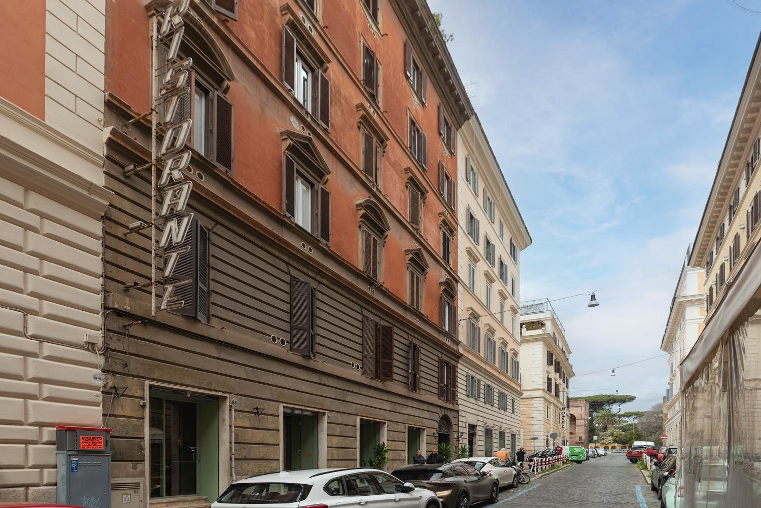 GuestHost - Bright Apartment near Villa Borghese