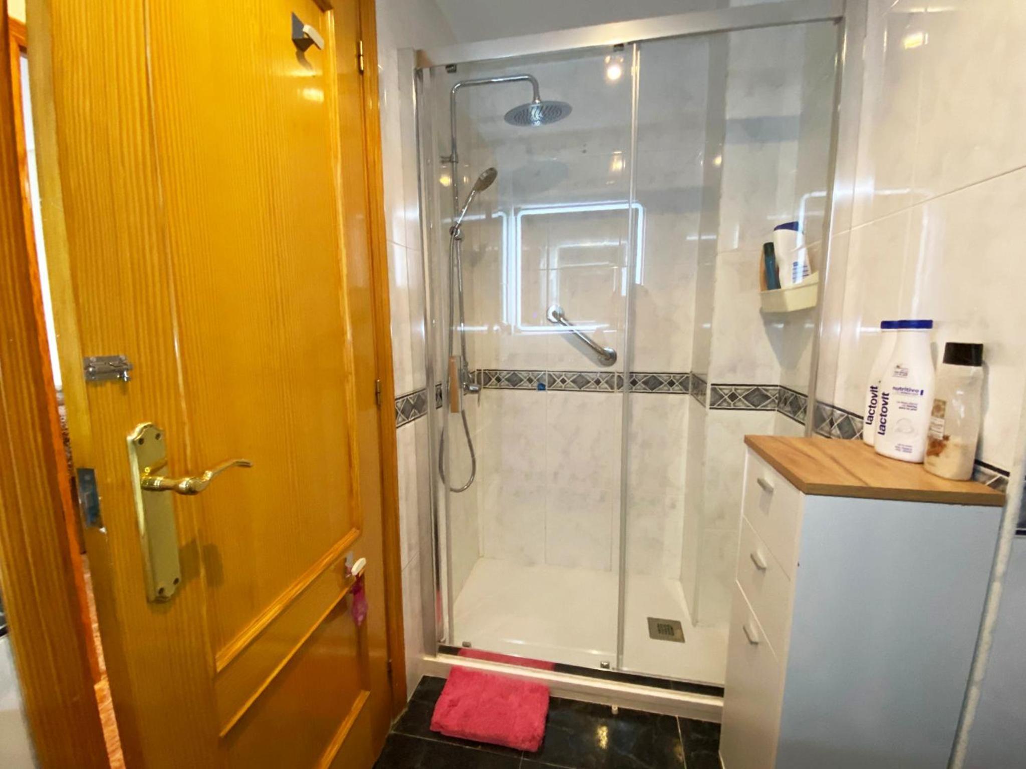 Rooms in Valencia Great Location in Shared Apartment