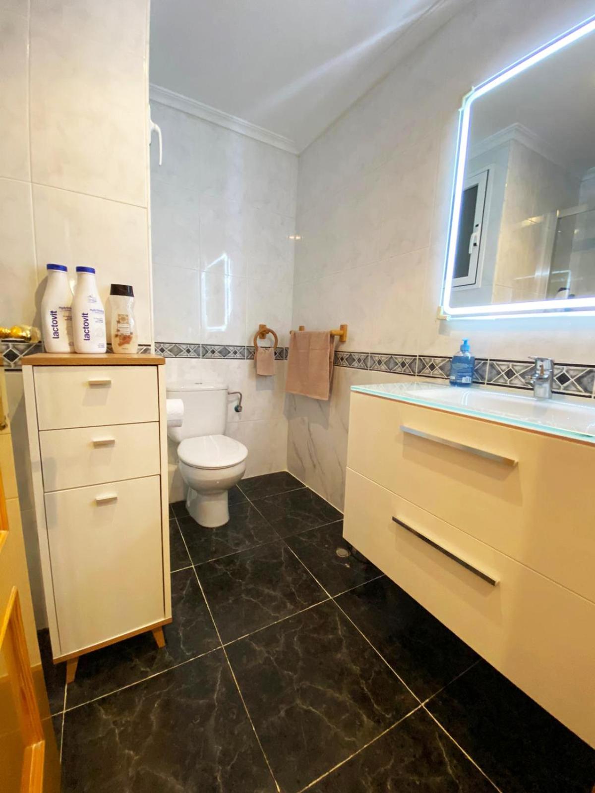 Rooms in Valencia Great Location in Shared Apartment