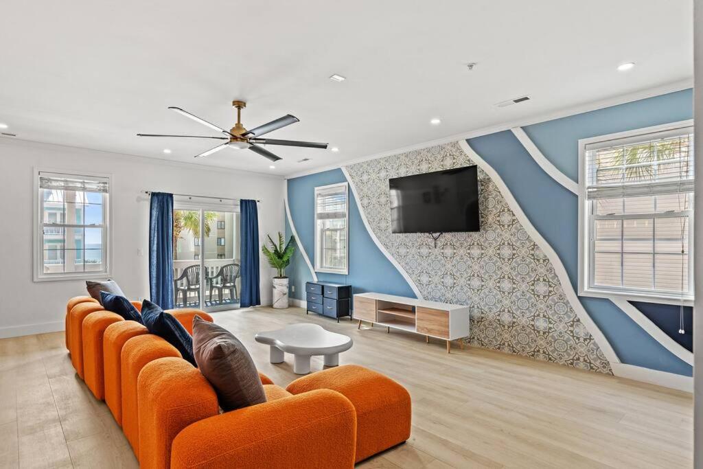 Myrtle Beach Vacations - Luxurious Home with Theatre Room - Property Image 1