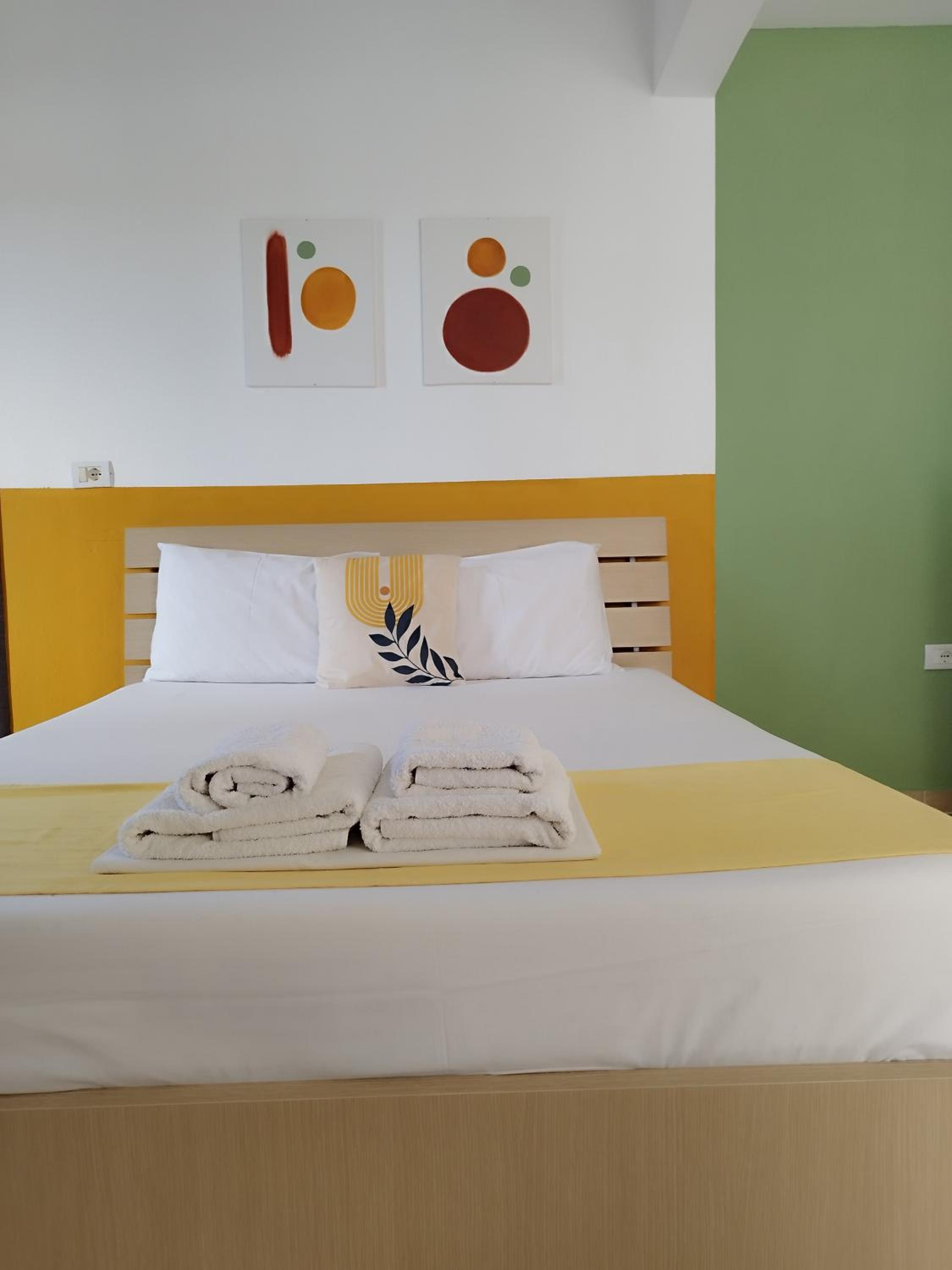 Iris Apartments Ksamil
