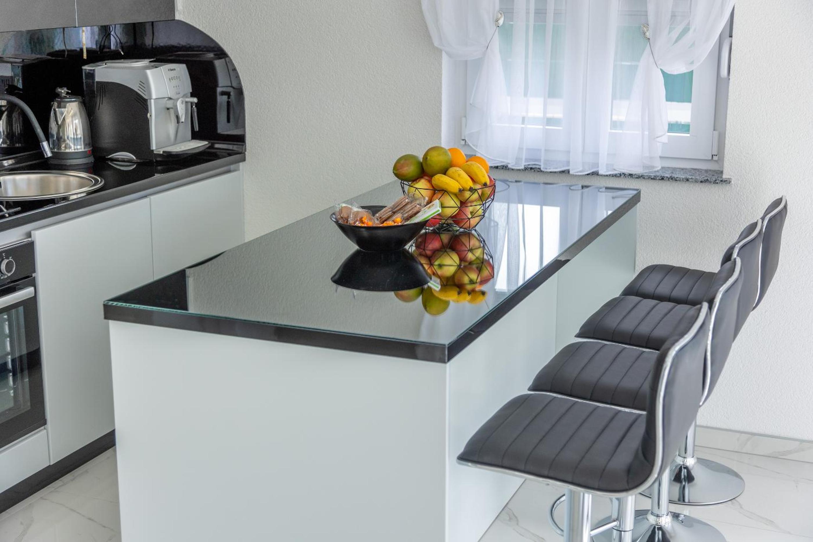 House De Luxe