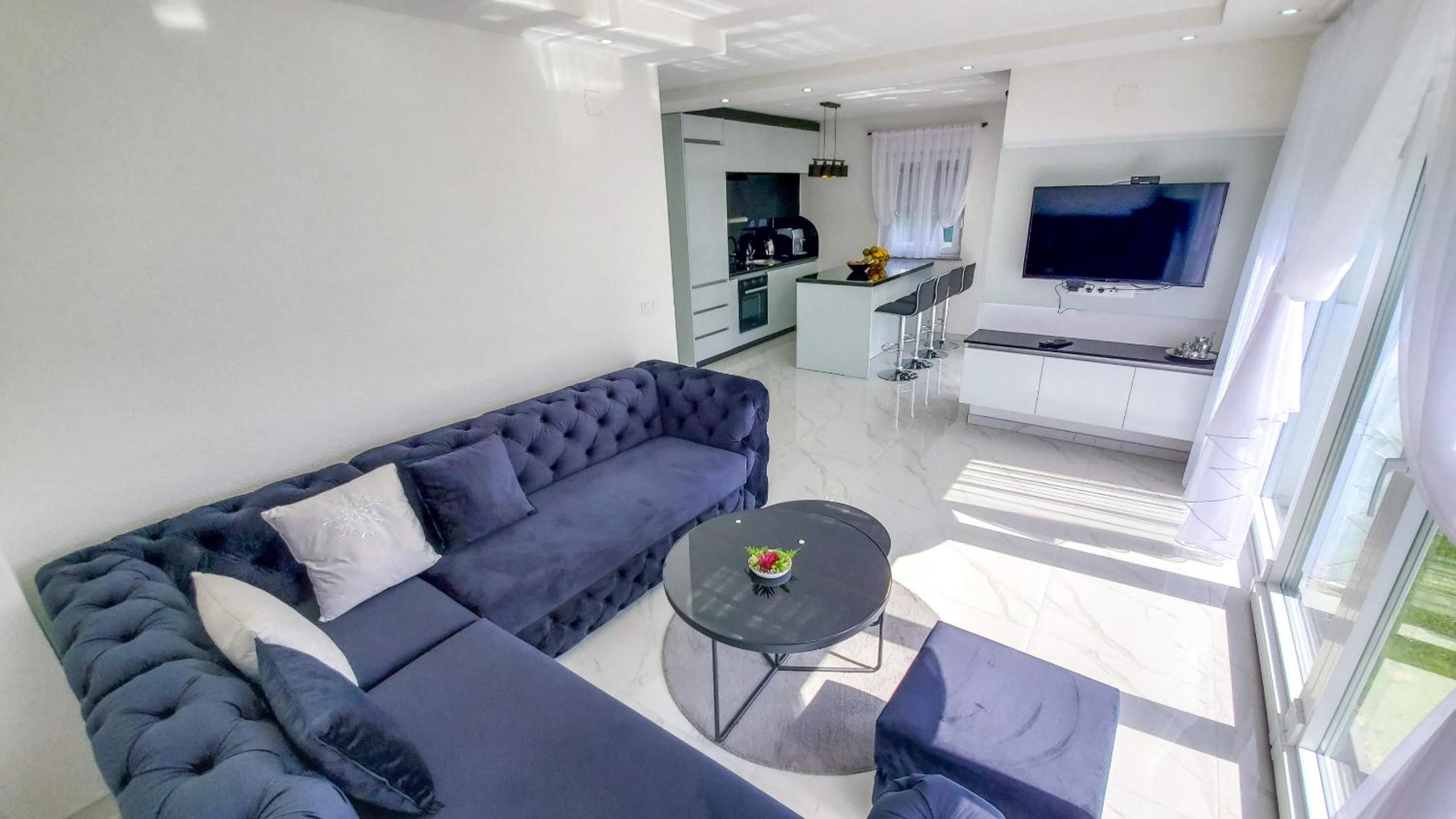 House De Luxe