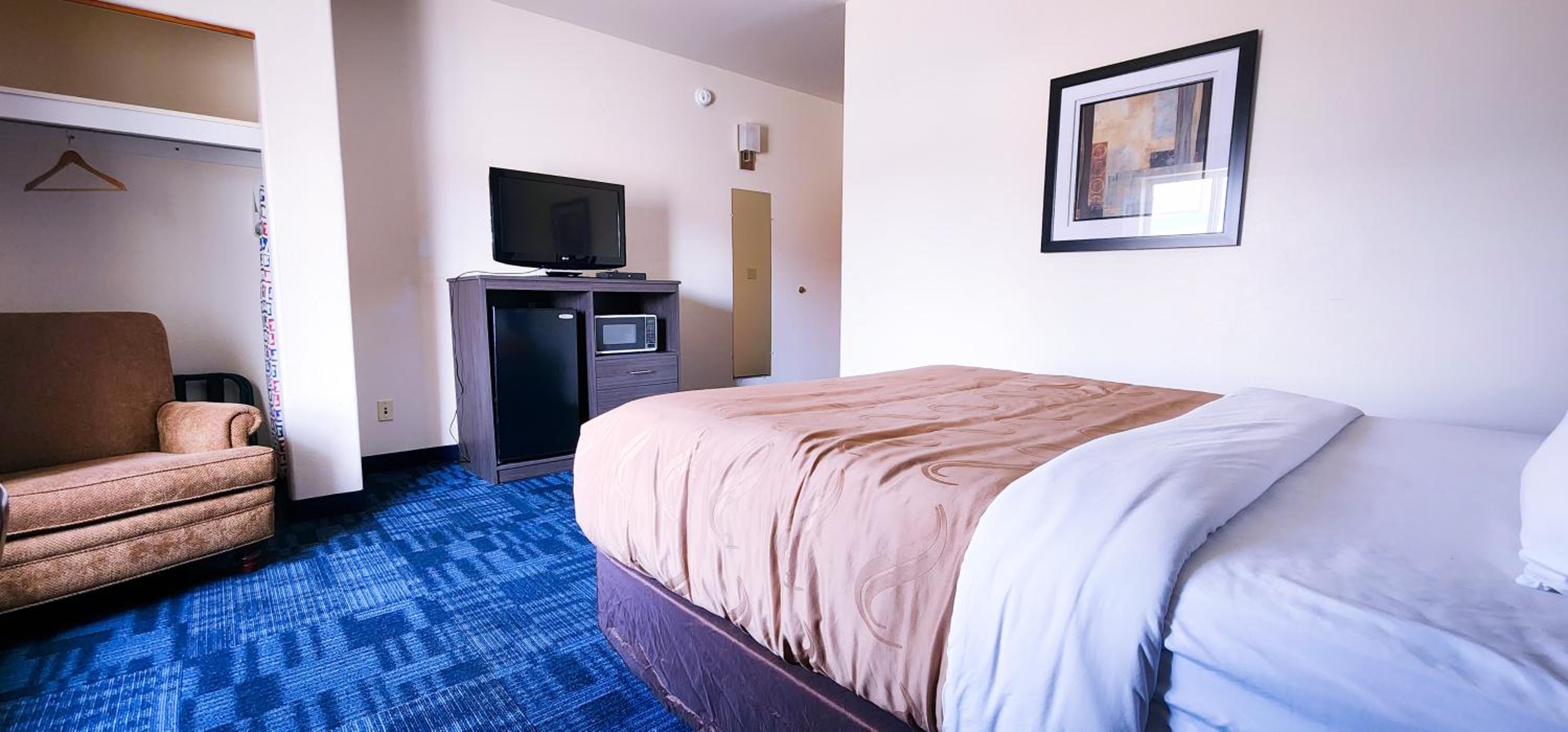Helena Inn - Airport view 5