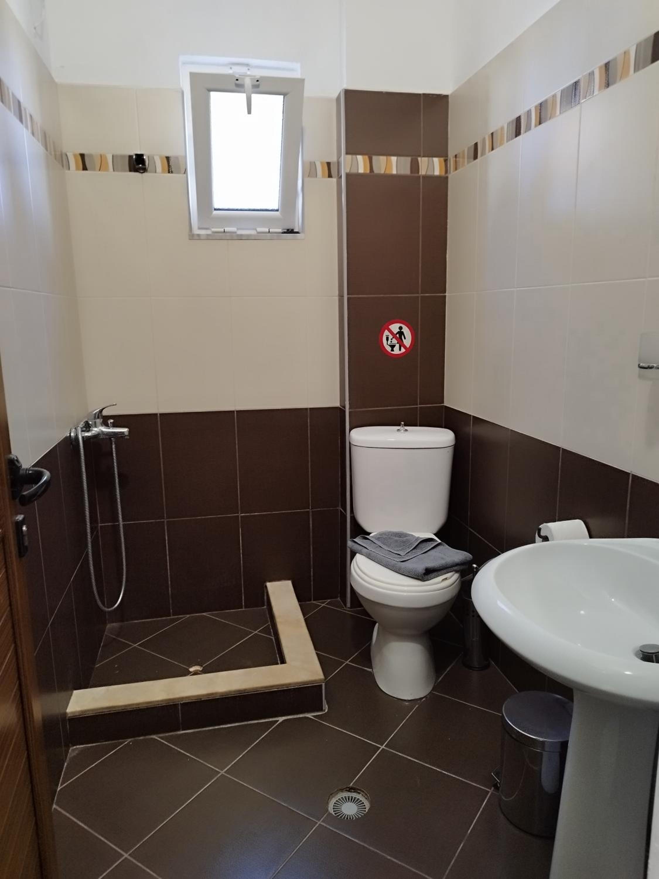 Iris Apartments Ksamil