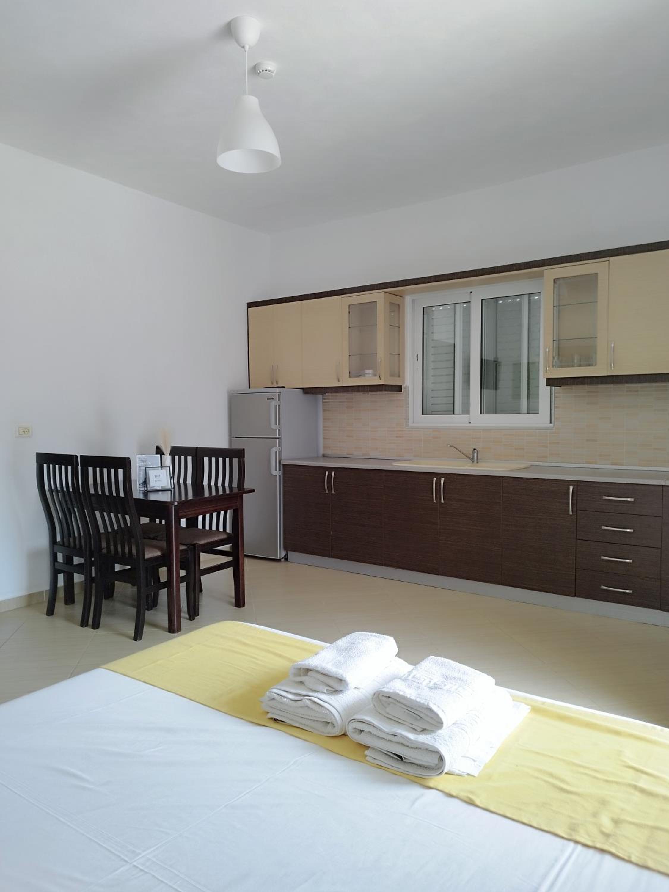 Iris Apartments Ksamil