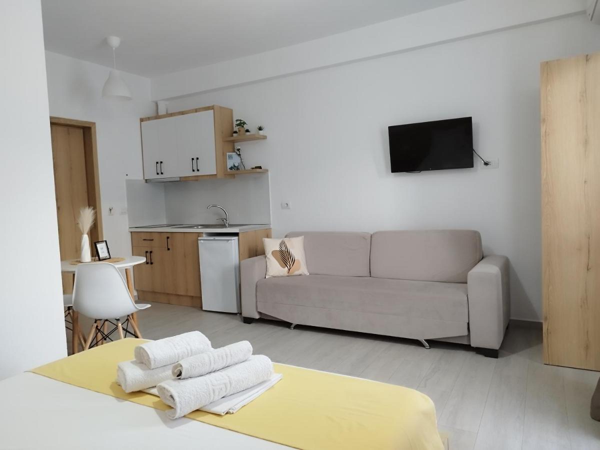 Iris Apartments Ksamil