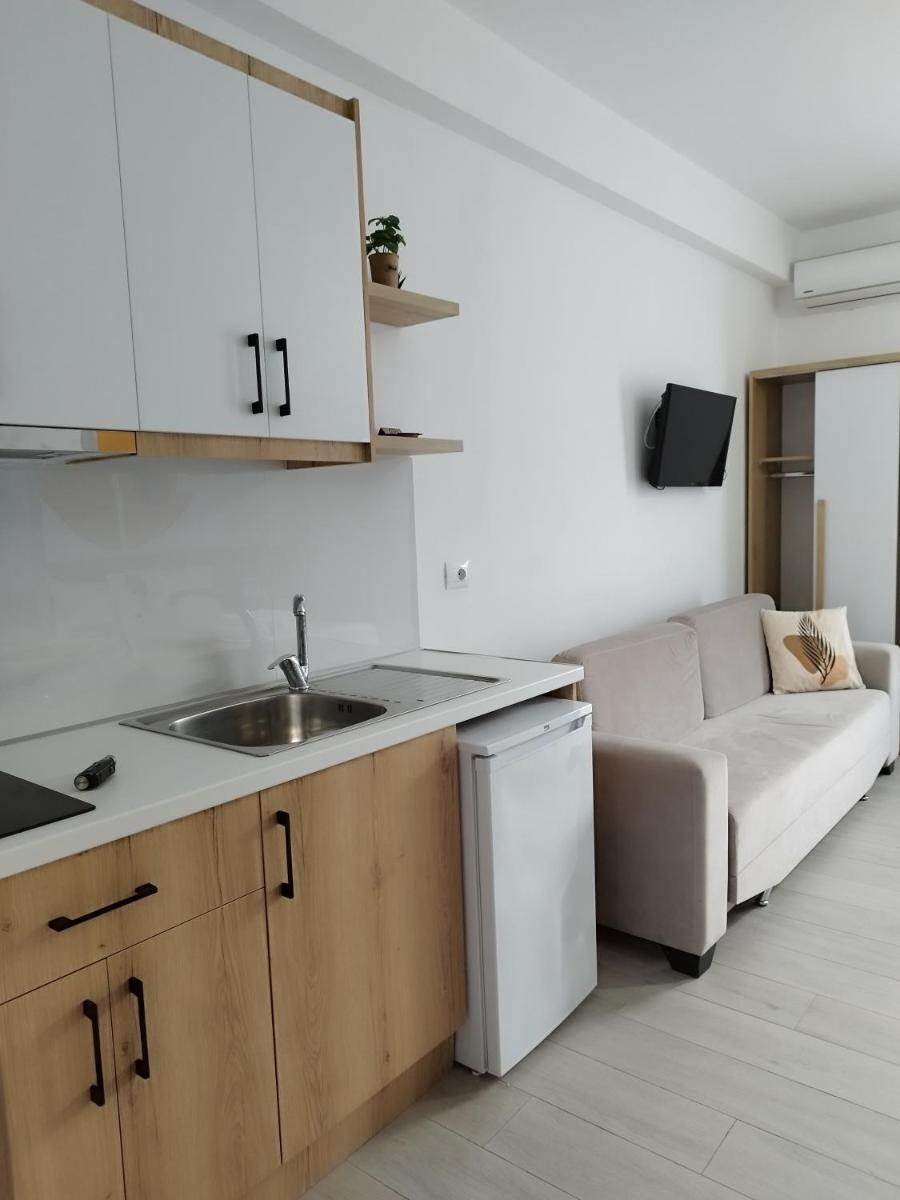 Iris Apartments Ksamil