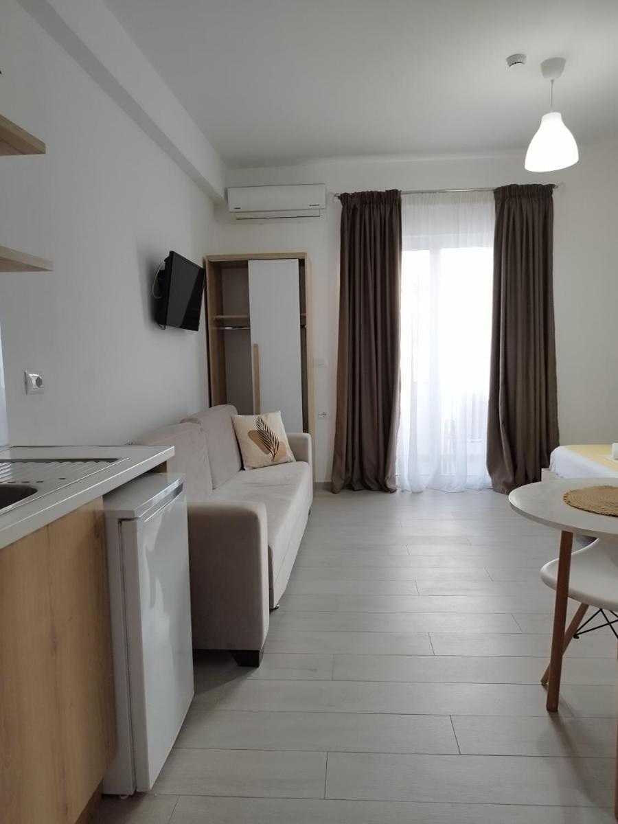 Iris Apartments Ksamil