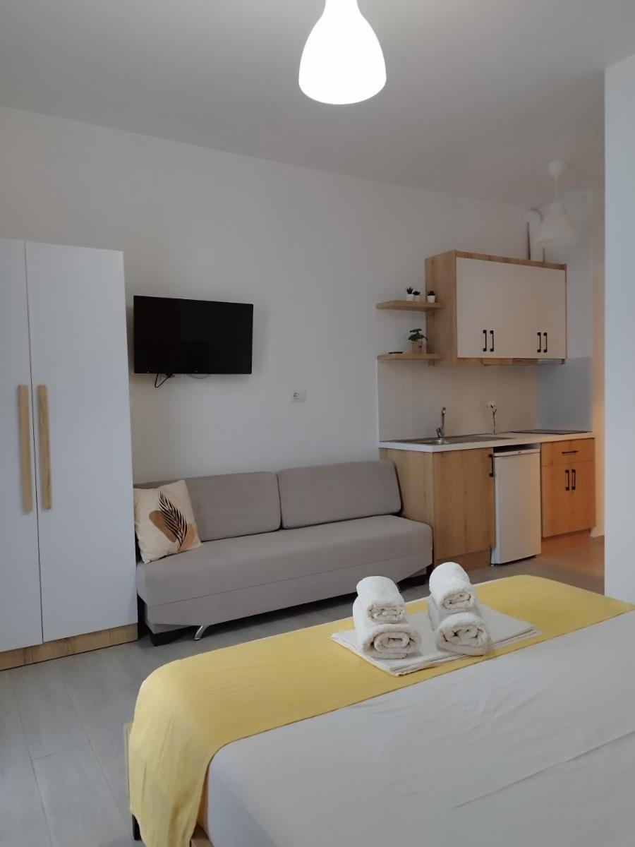 Iris Apartments Ksamil