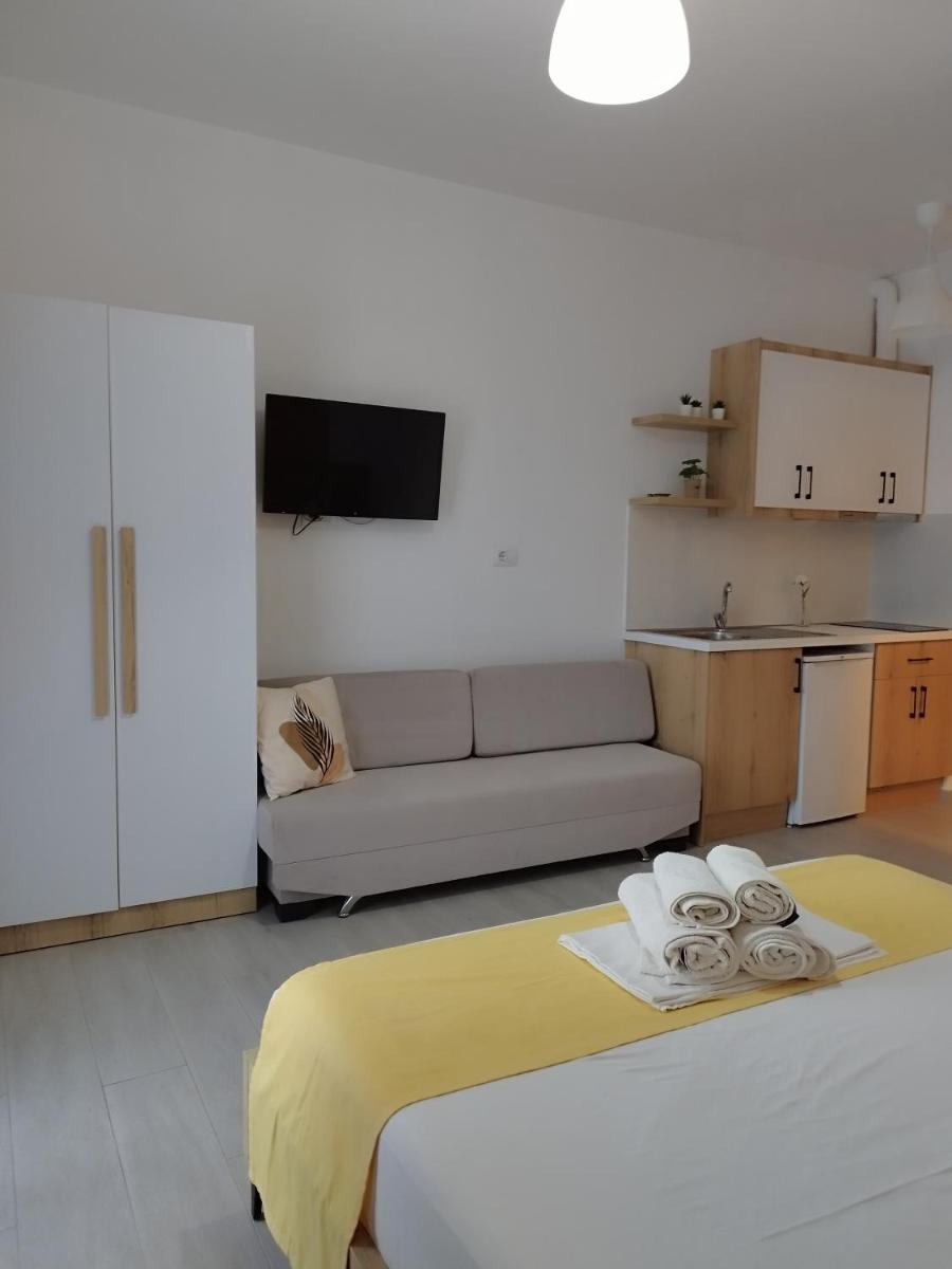 Iris Apartments Ksamil