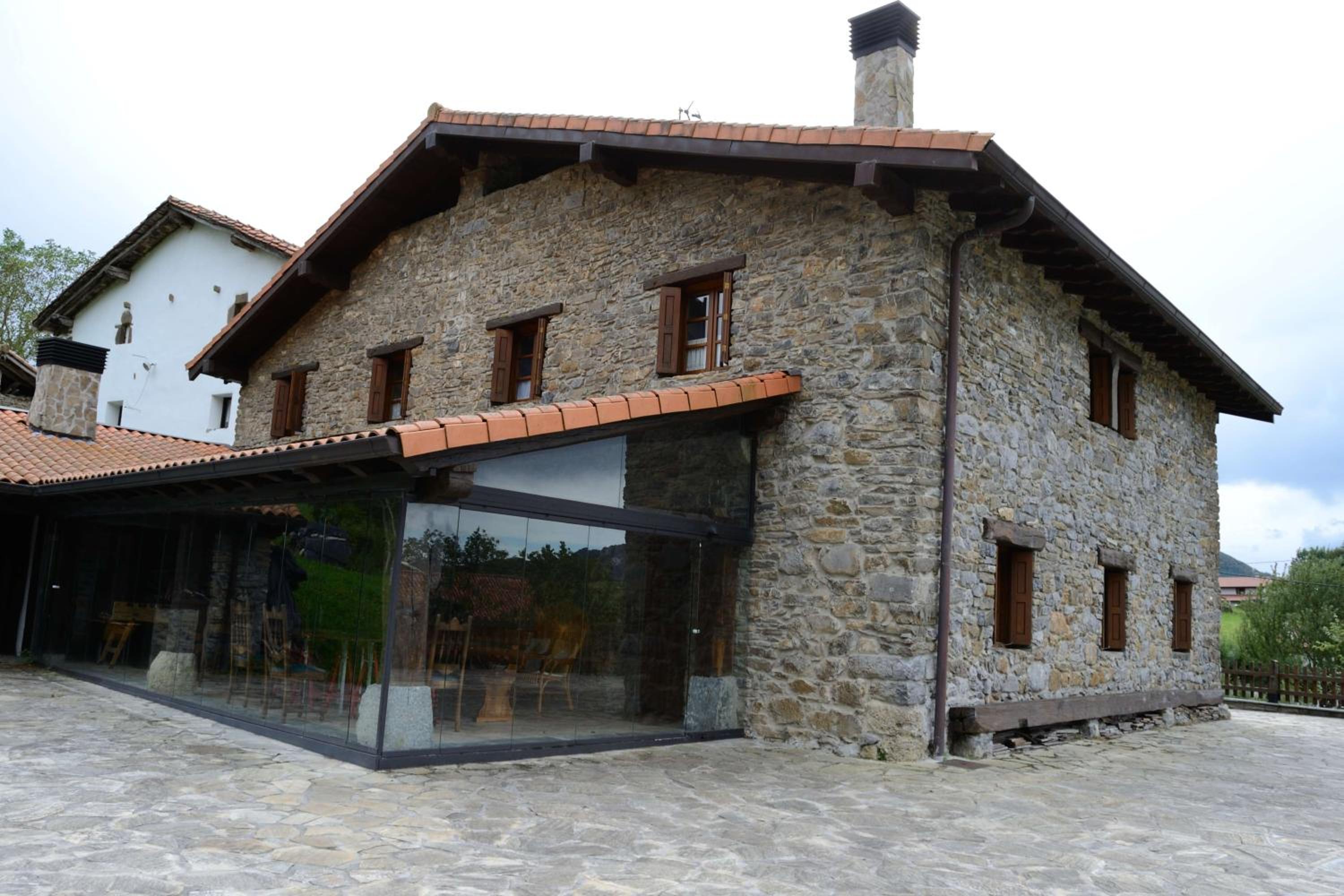 Photo 6
