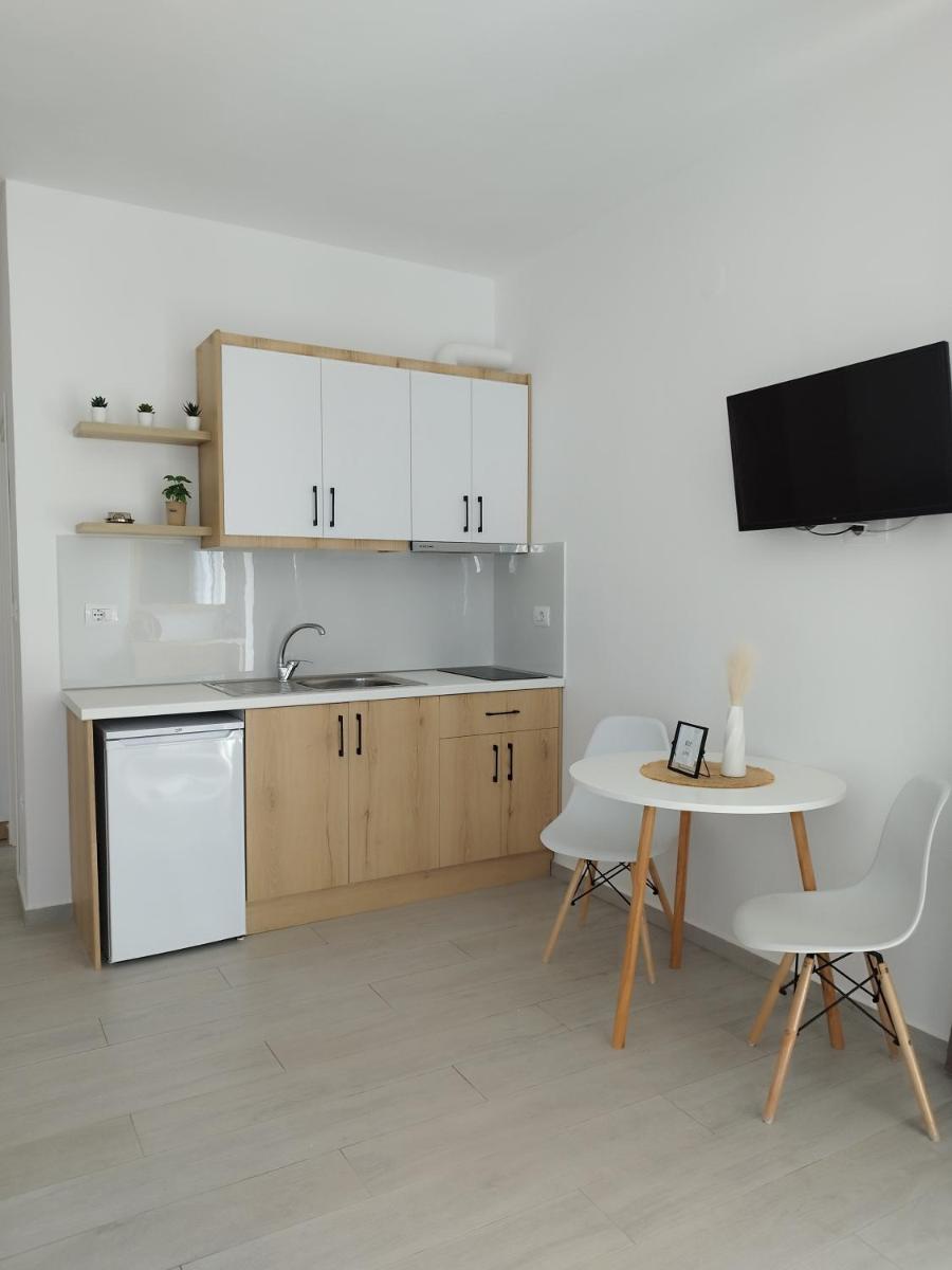 Iris Apartments Ksamil