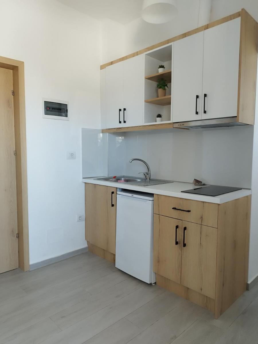 Iris Apartments Ksamil