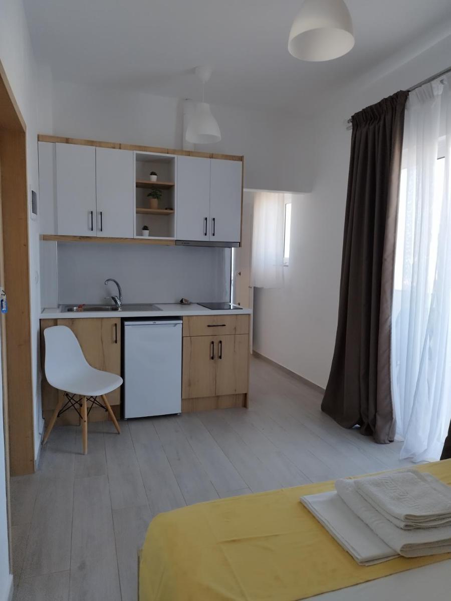 Iris Apartments Ksamil