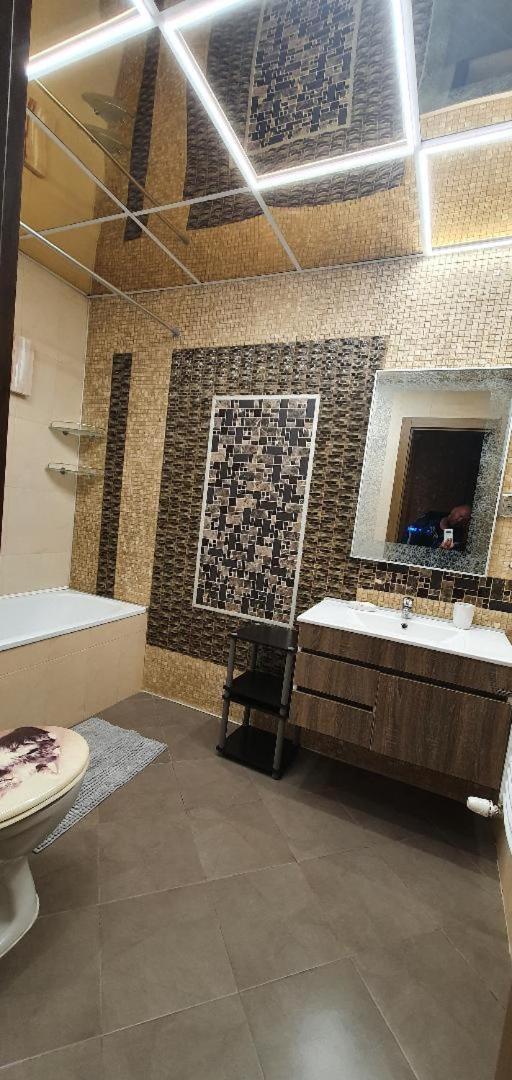 Harriet Hill Designer Bansko