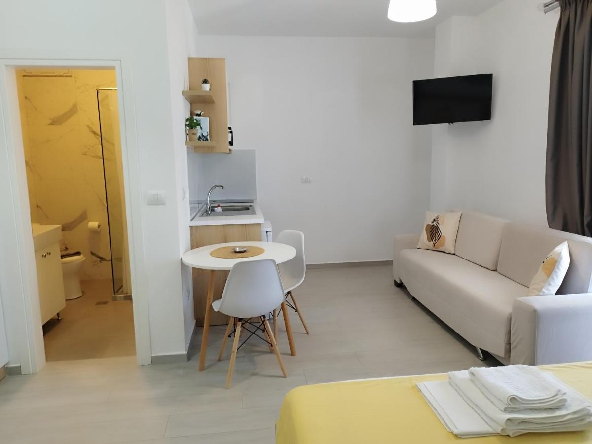 Iris Apartments Ksamil