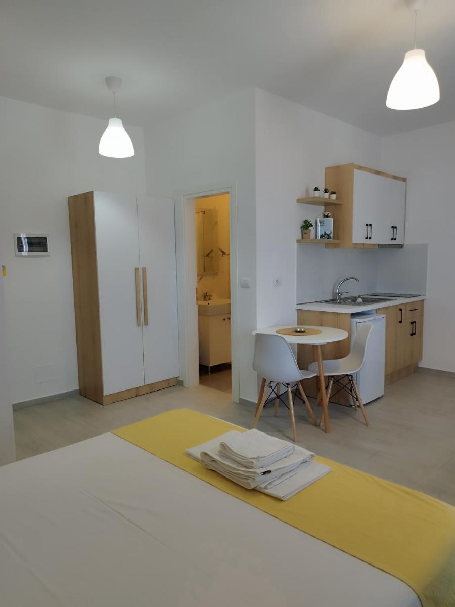 Iris Apartments Ksamil
