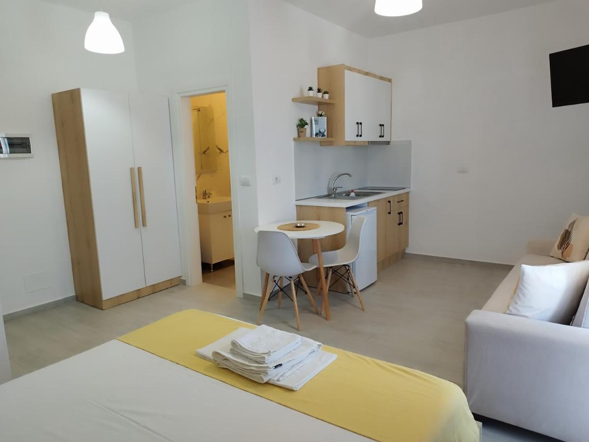 Iris Apartments Ksamil