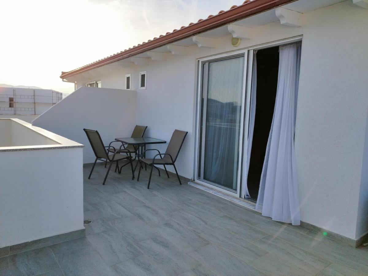 Iris Apartments Ksamil