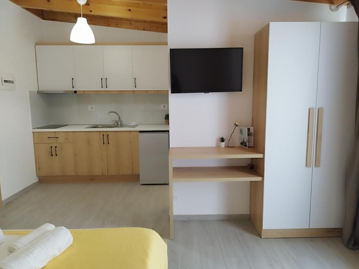 Iris Apartments Ksamil
