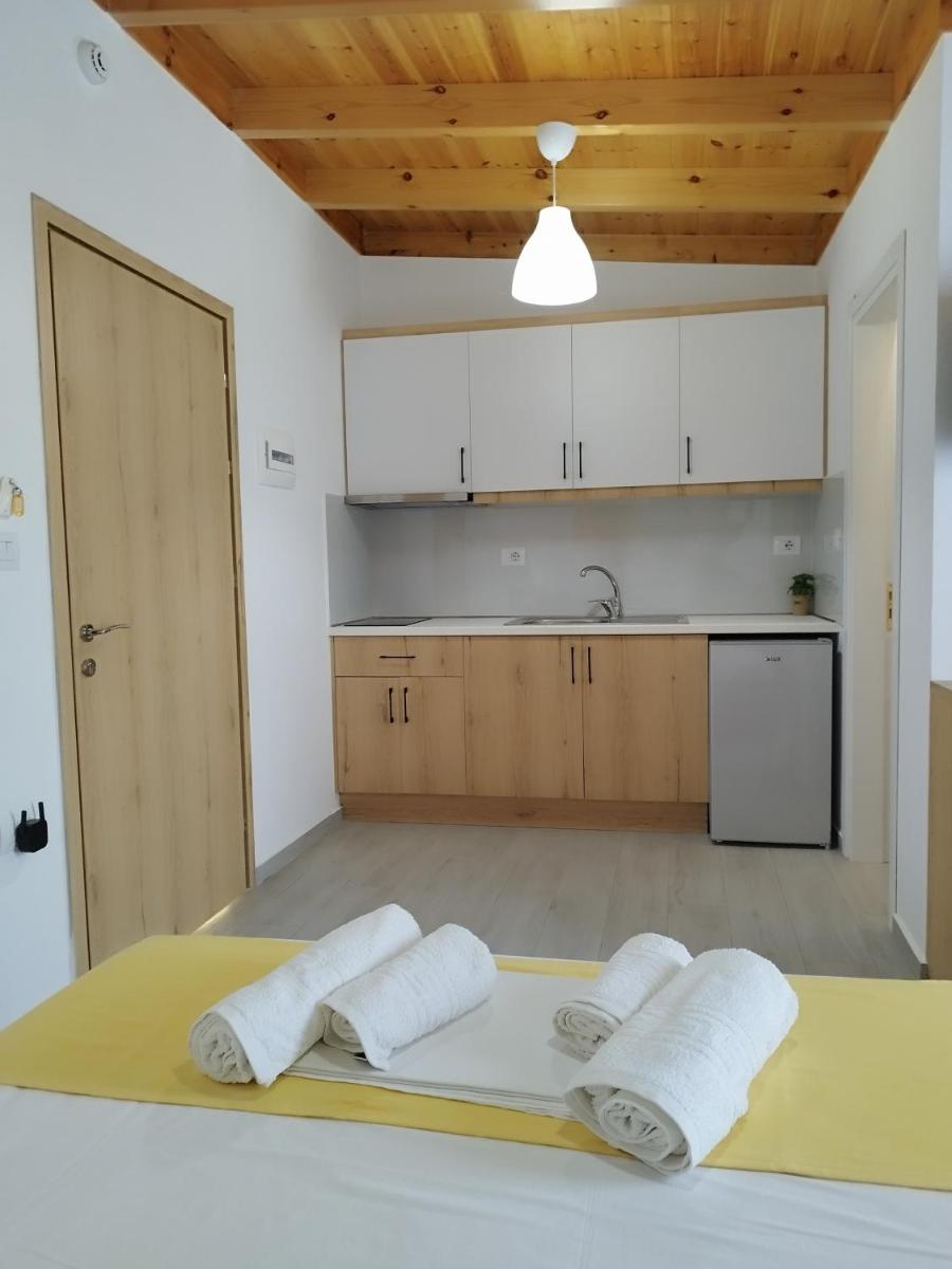 Iris Apartments Ksamil