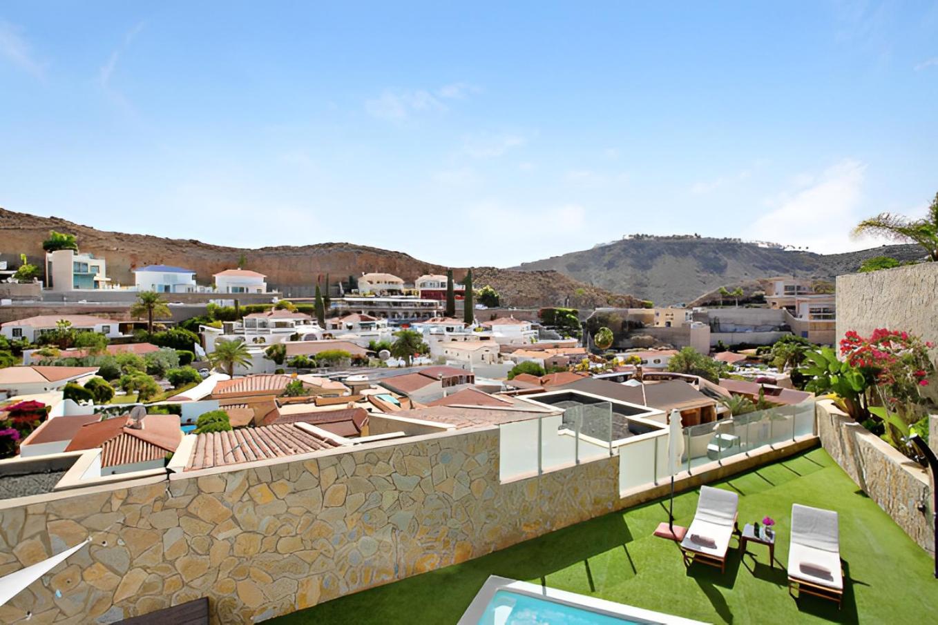 Luxury Boho Villa with Heated Pool, Rooftop and Panoramic Sea View in Amadores