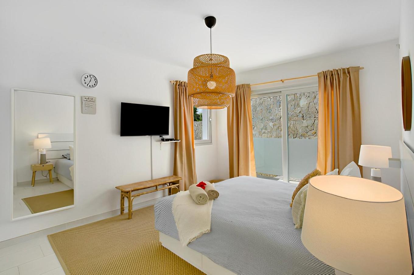 Luxury Boho Villa with Heated Pool, Rooftop and Panoramic Sea View in Amadores