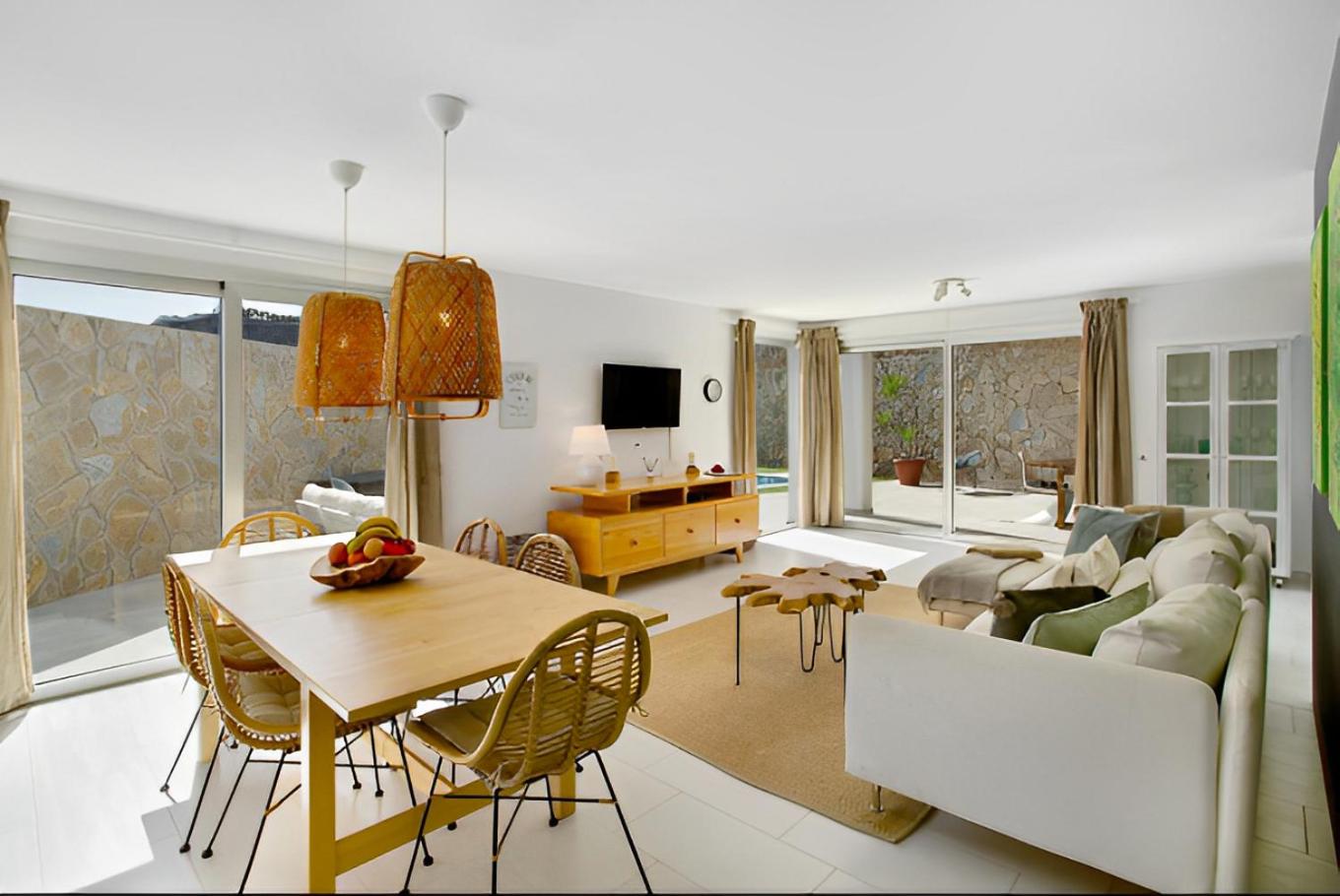 Luxury Boho Villa with Heated Pool, Rooftop and Panoramic Sea View in Amadores