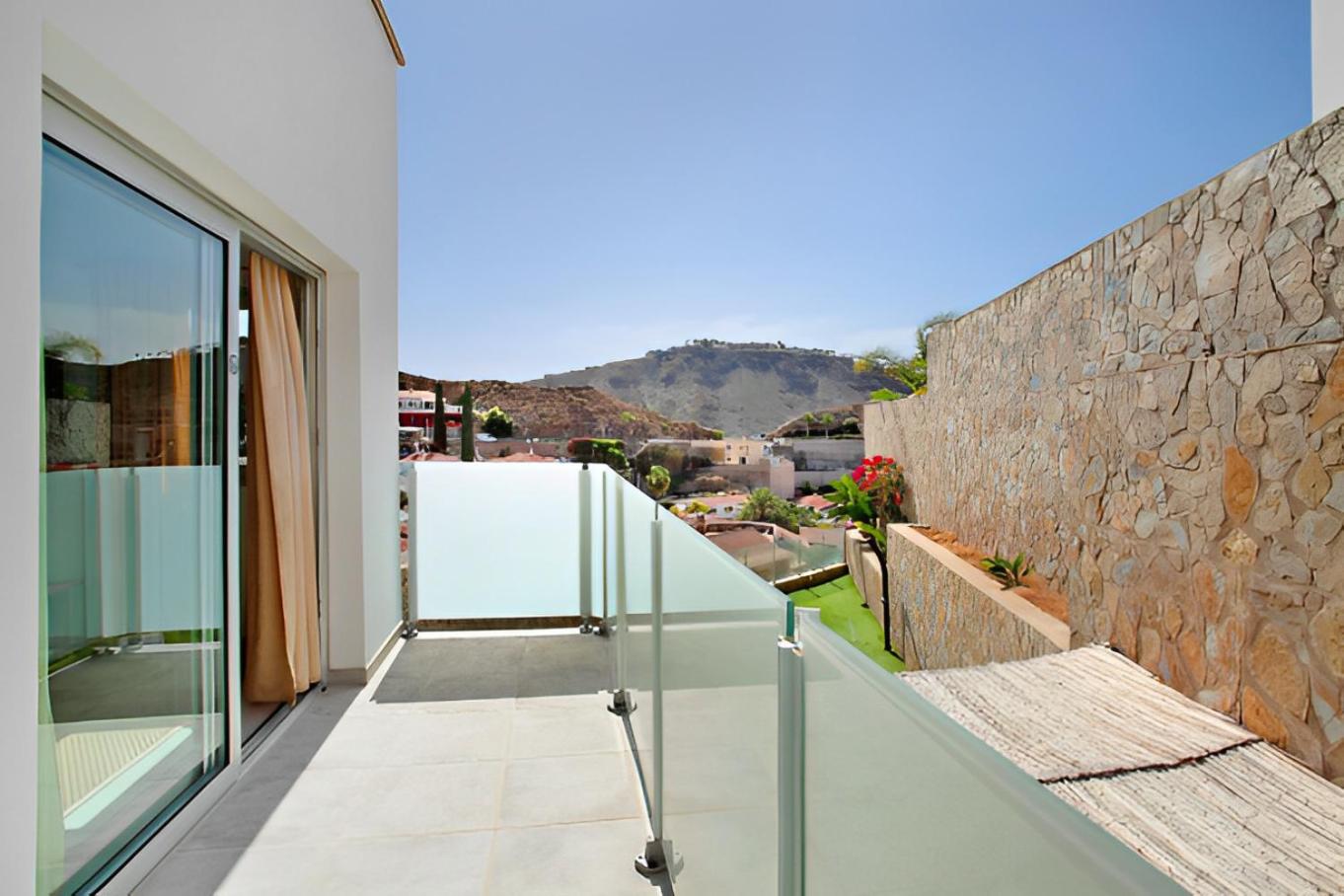 Luxury Boho Villa with Heated Pool, Rooftop and Panoramic Sea View in Amadores