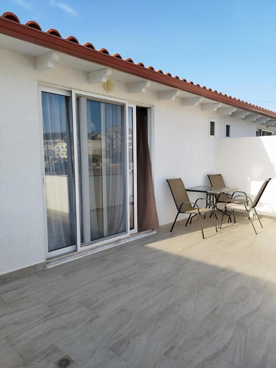 Iris Apartments Ksamil