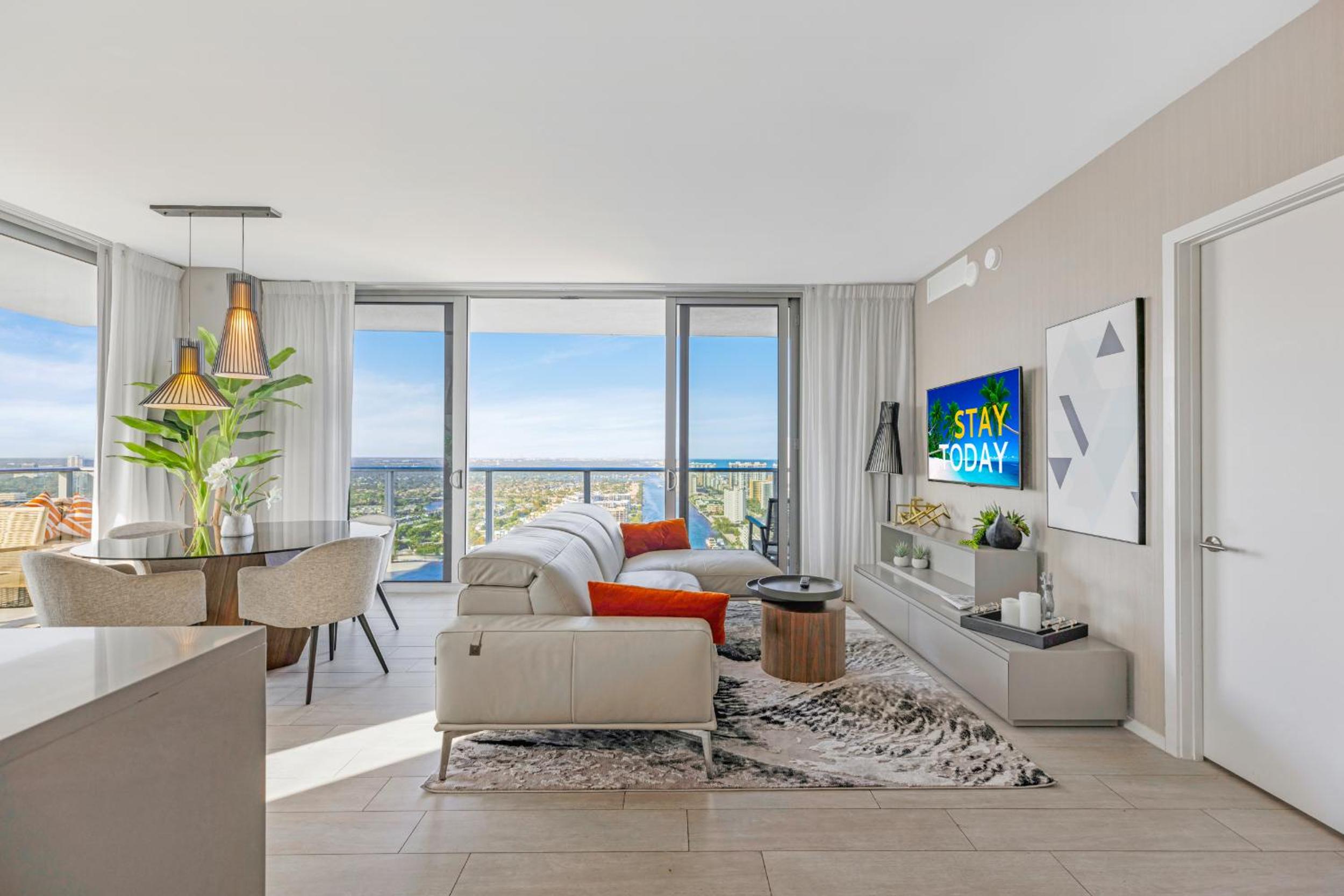 Hyde Beach House - Luxury 2-Bedroom - Gorgeous view - Resort amenities - Rooftop pool - Hot tub - Tennis court - Minutes to the ocean - 25 min to FIFA!