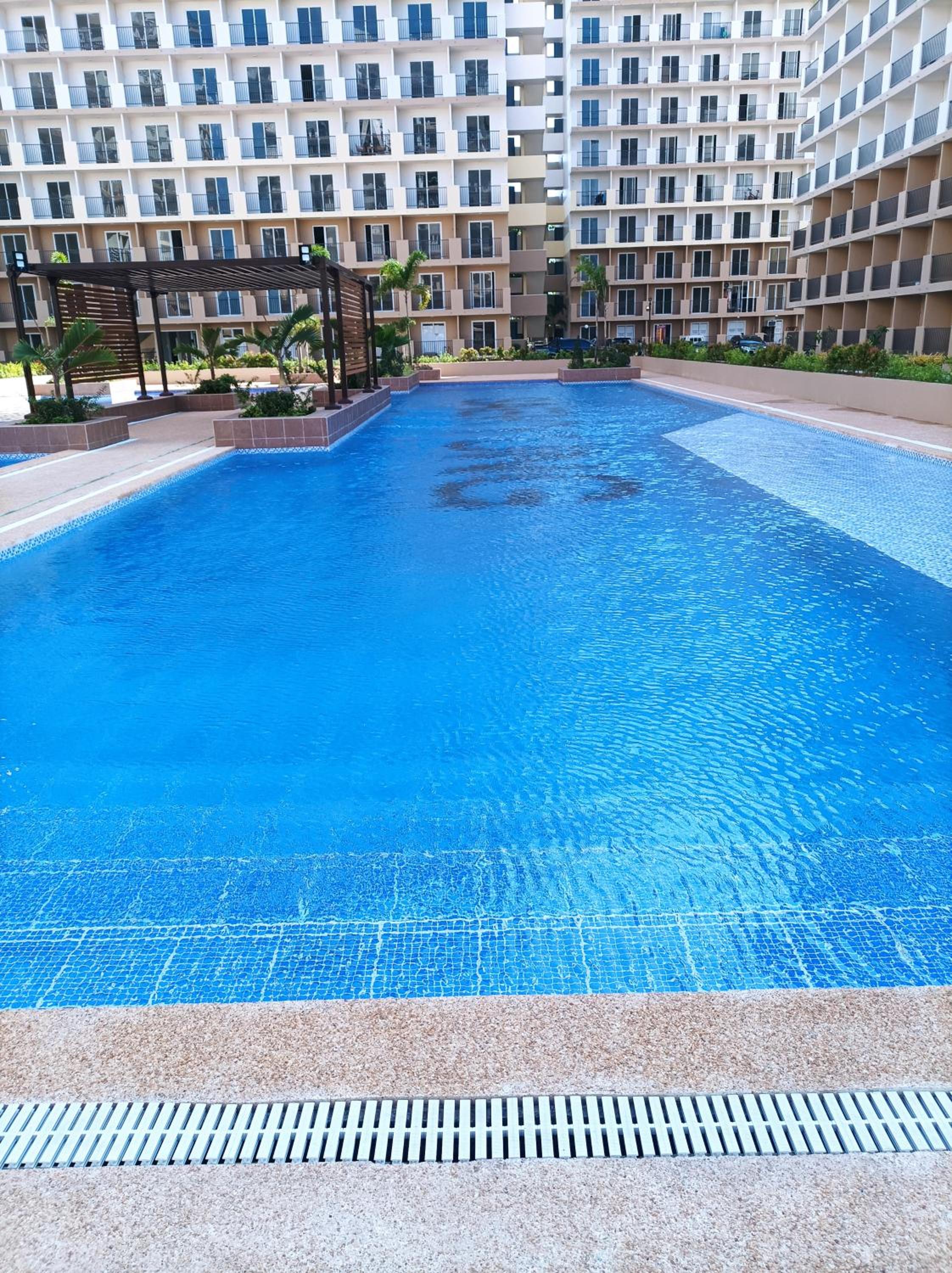 Your Suite Big Pools, CCLEX view, Netflix, Kitchen at Lapu Lapu, Mactan view 3