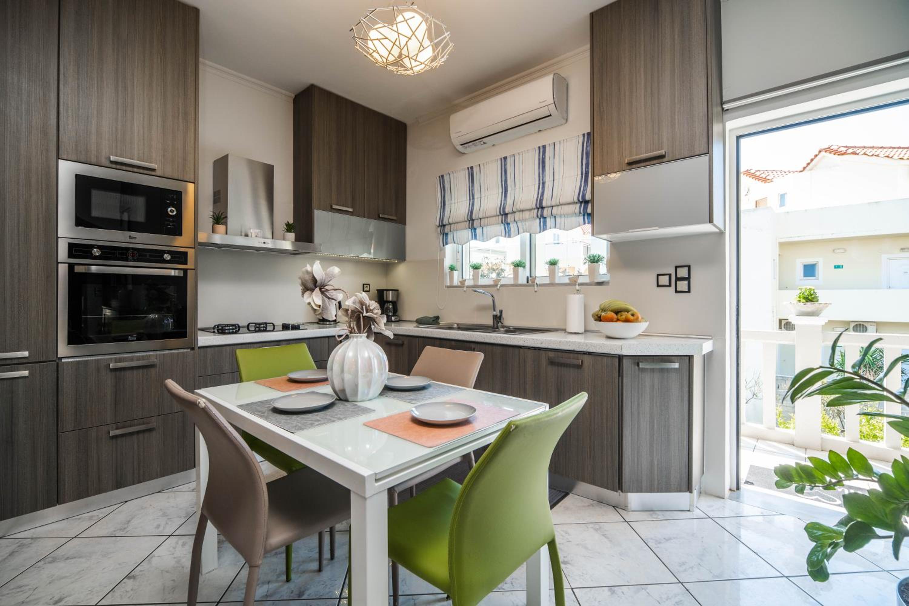 Philoxenia Deluxe Apartment