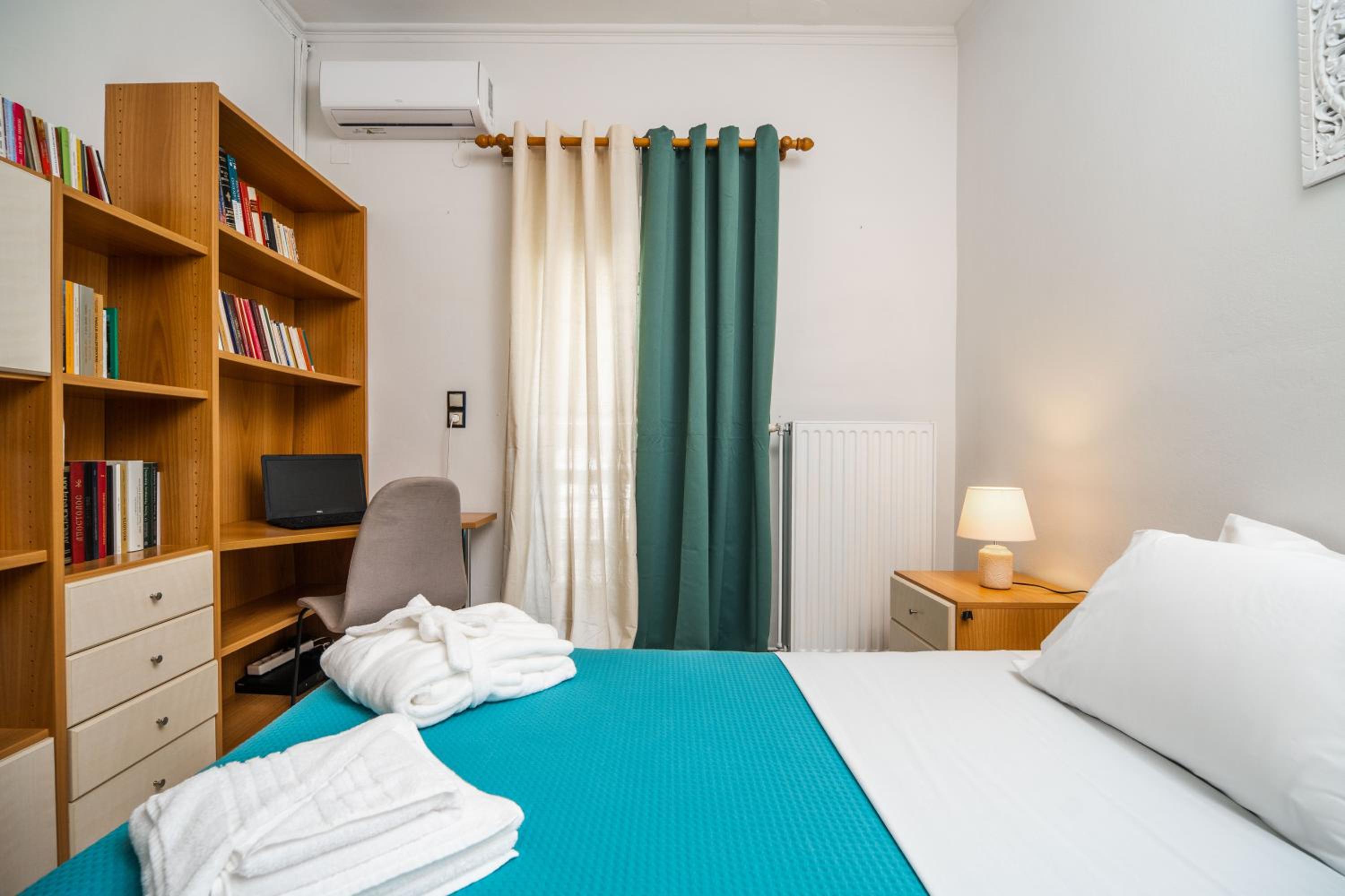 Philoxenia Deluxe Apartment