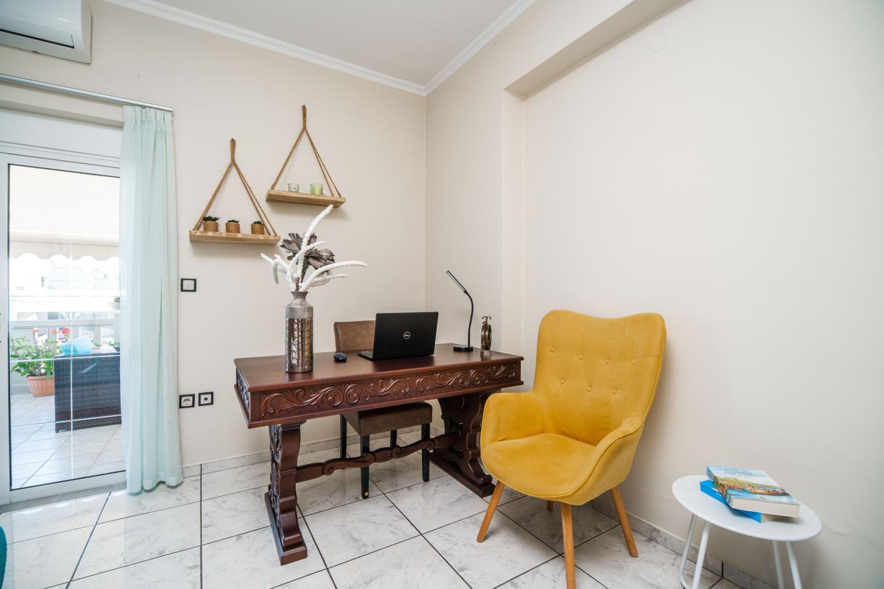 Philoxenia Deluxe Apartment