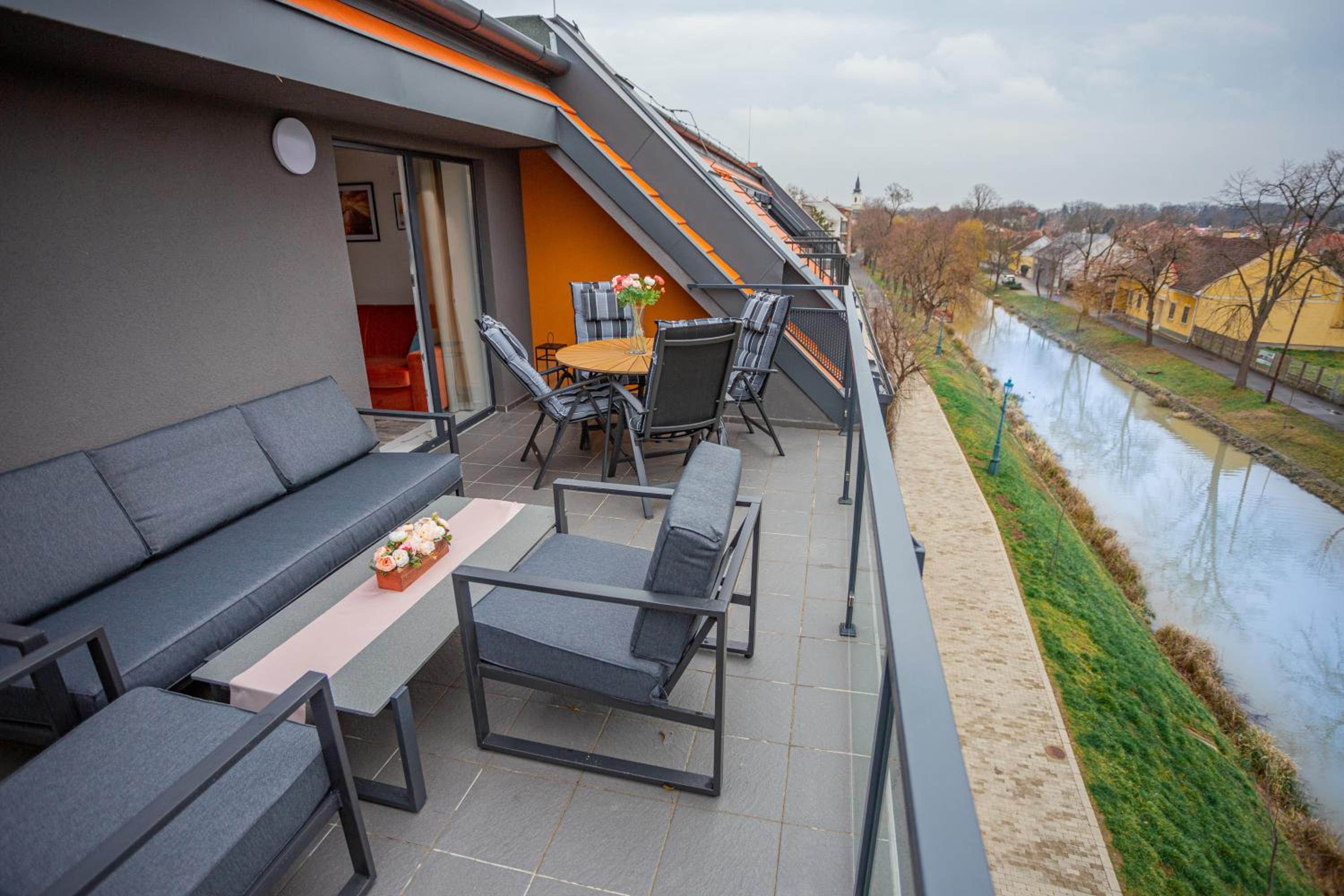 Viktória Apartman