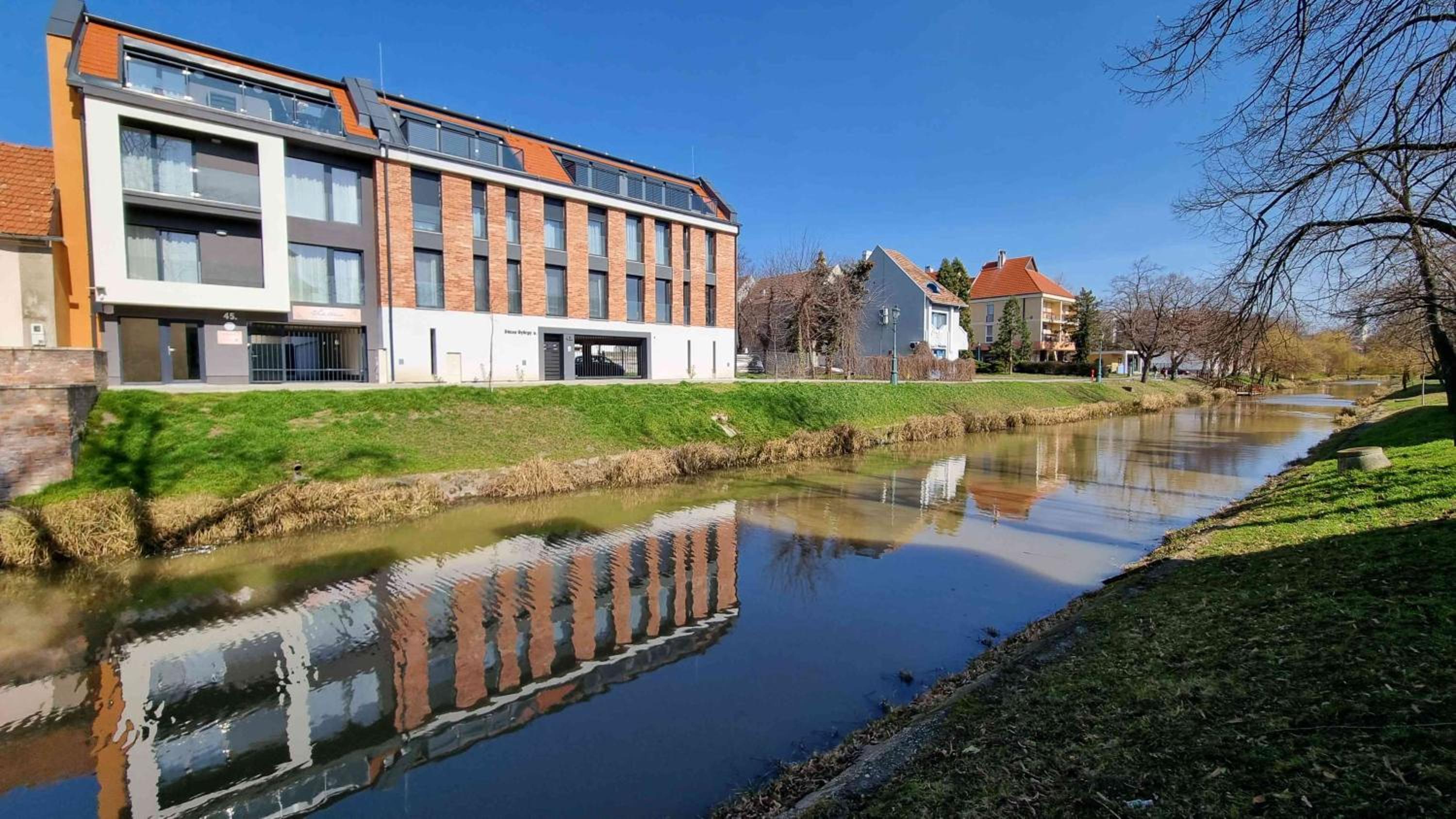 Viktória Apartman