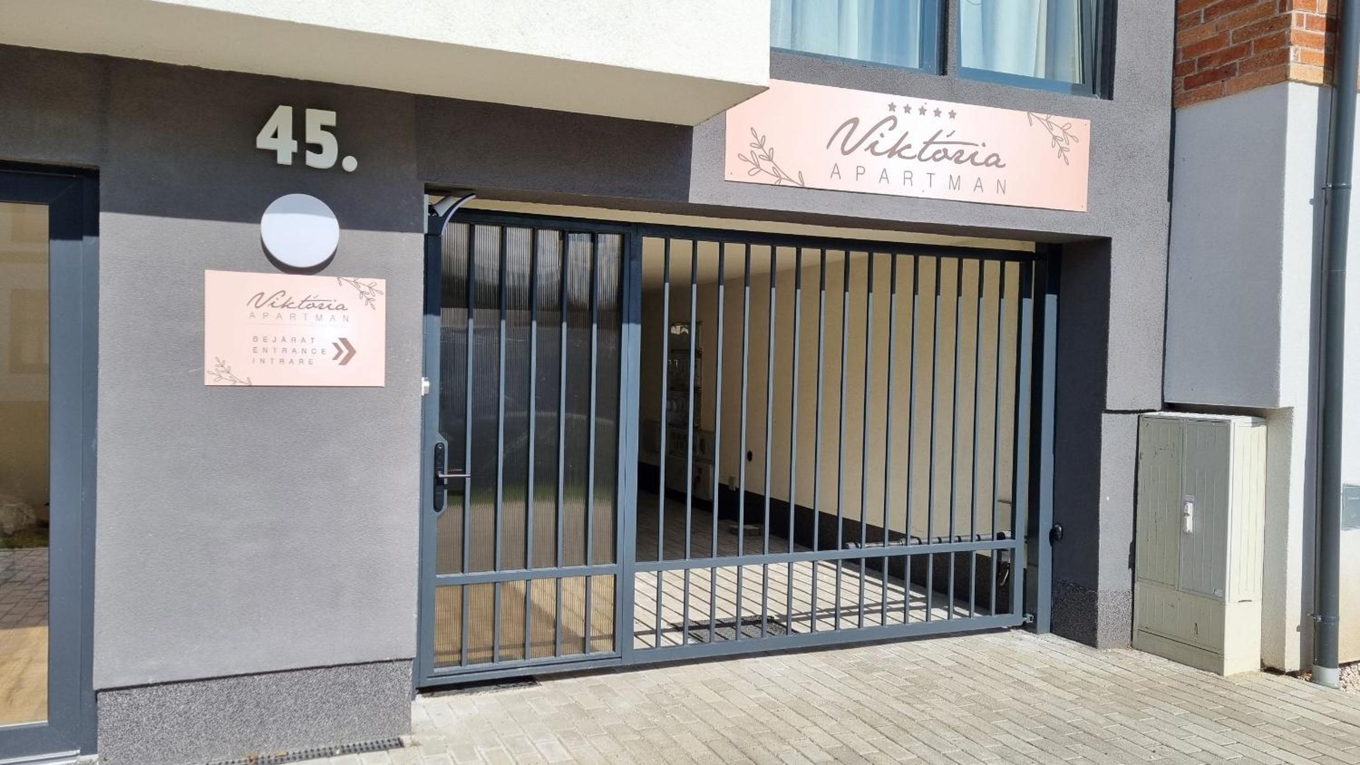 Viktória Apartman