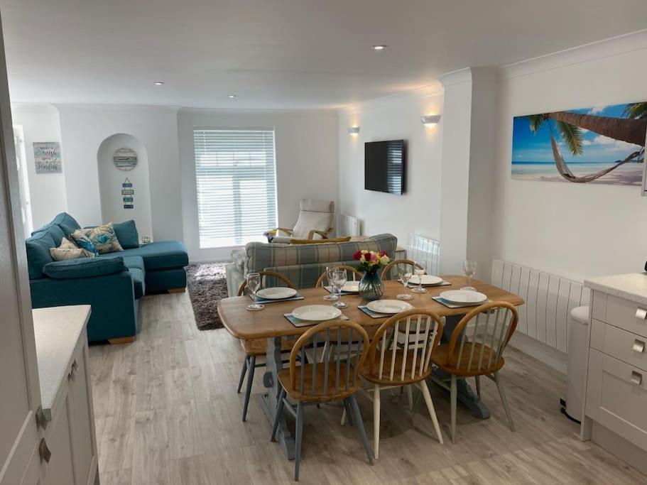 Surf's Up! Perfect base for holidays or work in Cornwall view 2