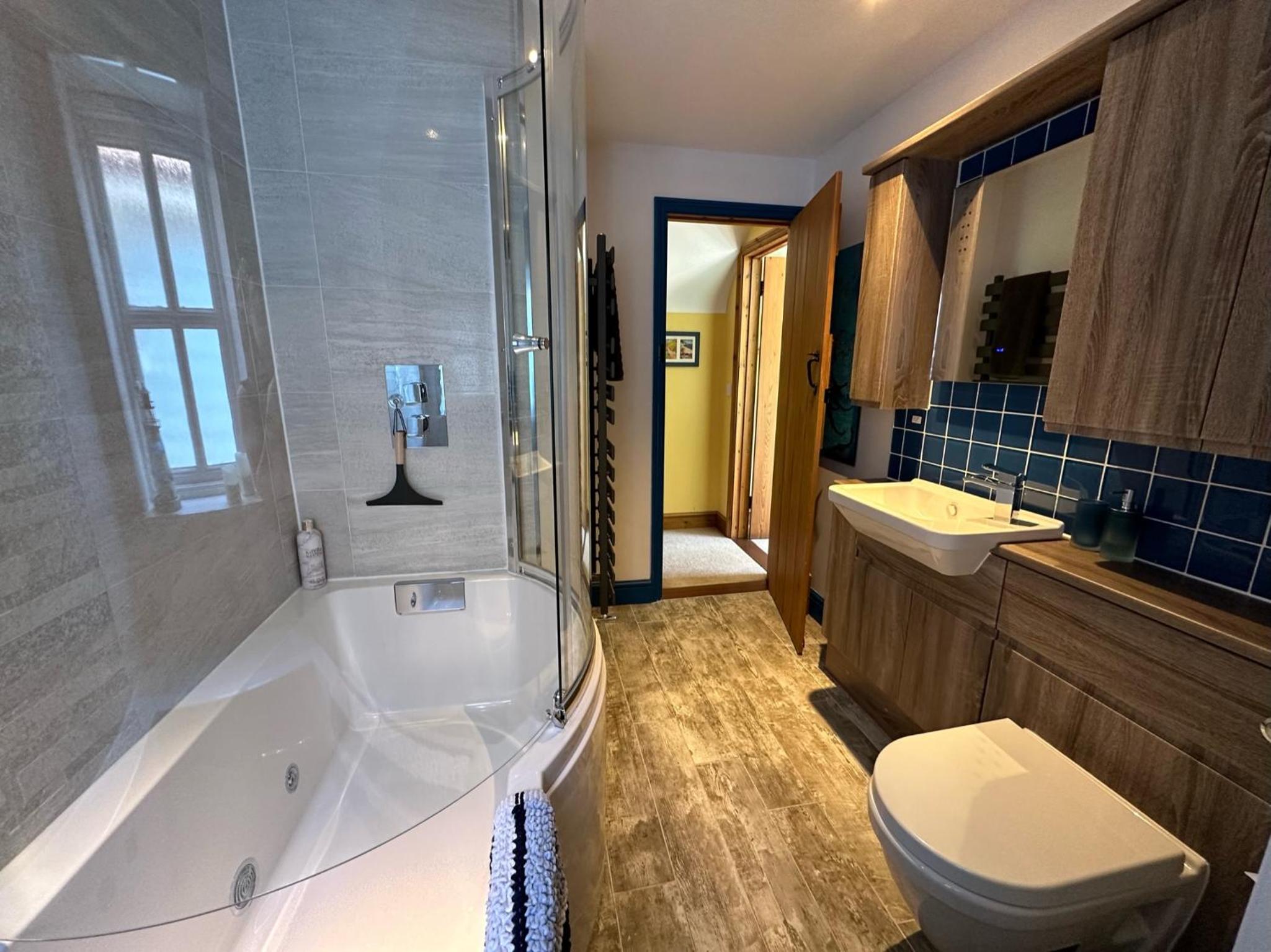 Rockhopper Cottage, Waldringfield view 4