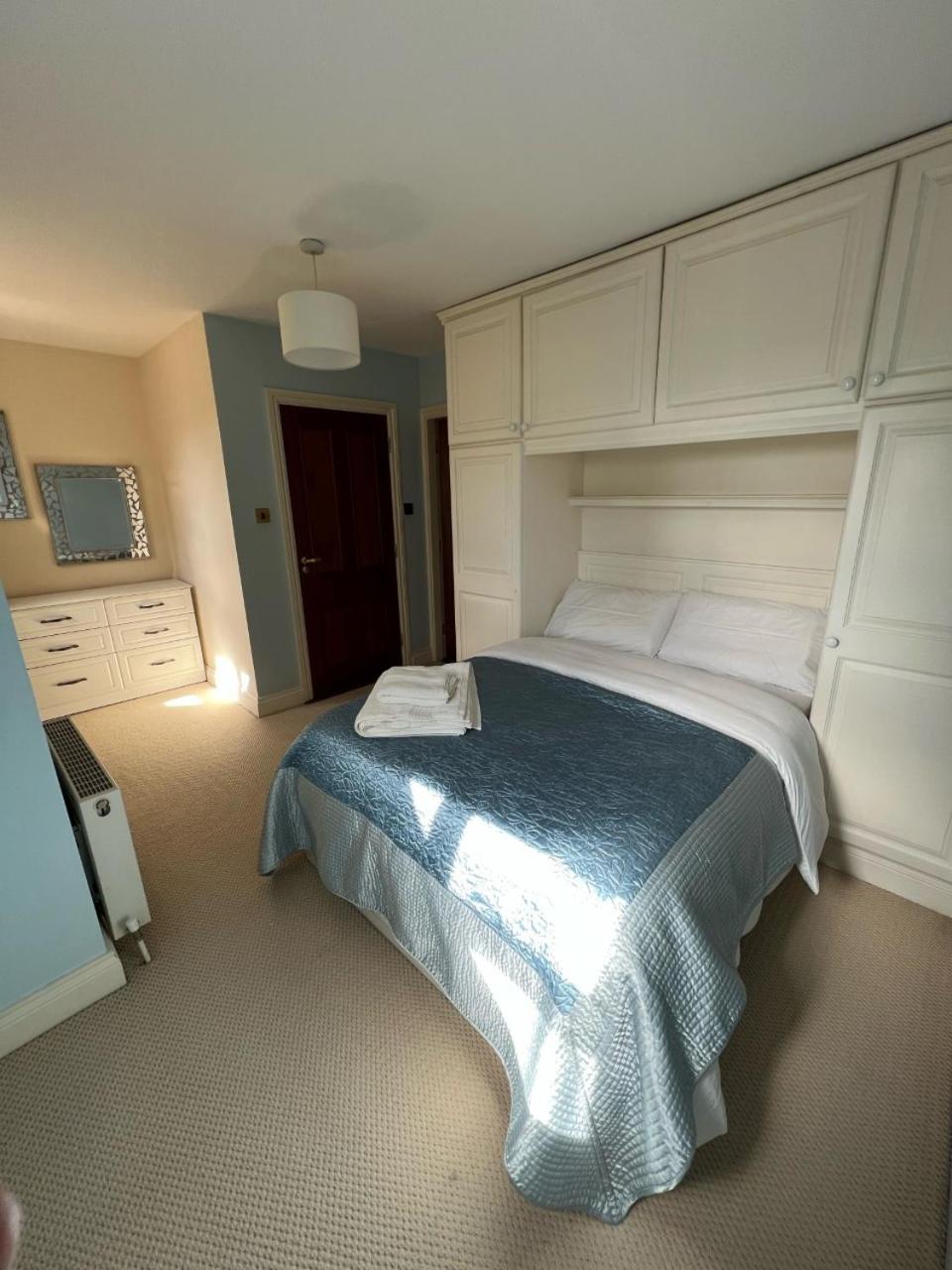 Taylors Hill Luxury Guest House view 4