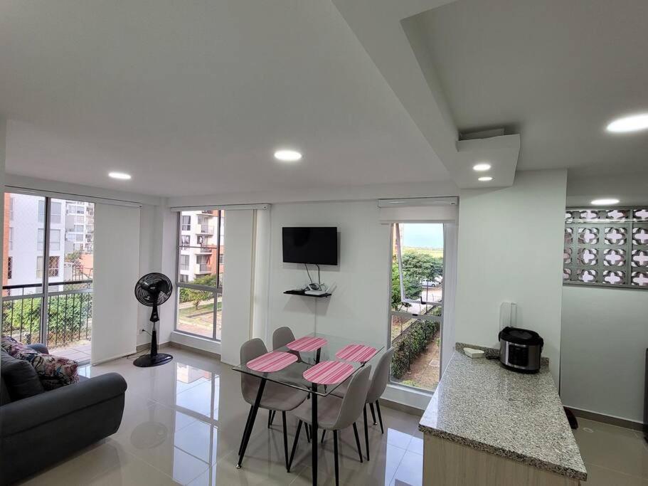 Cali Piso 3 Sector Valle Del Lili Apartamento Acogedor Y Familiar