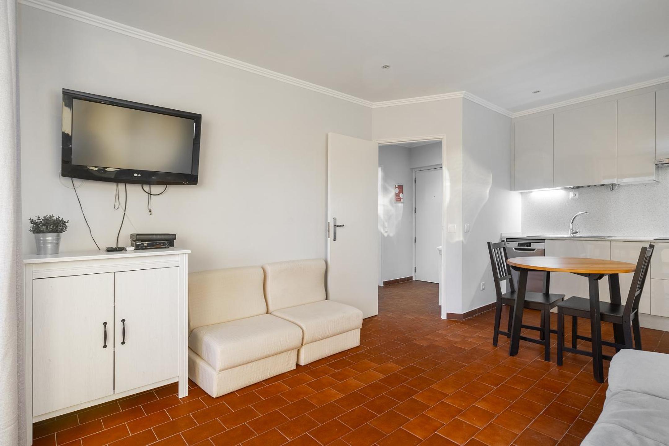 Amendoeiras Family Apartment